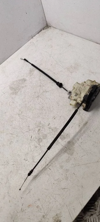 Rear door lock 3C4839015A