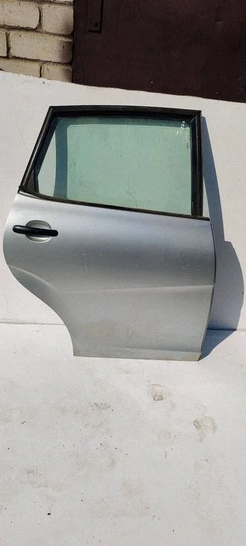 Rear door – right