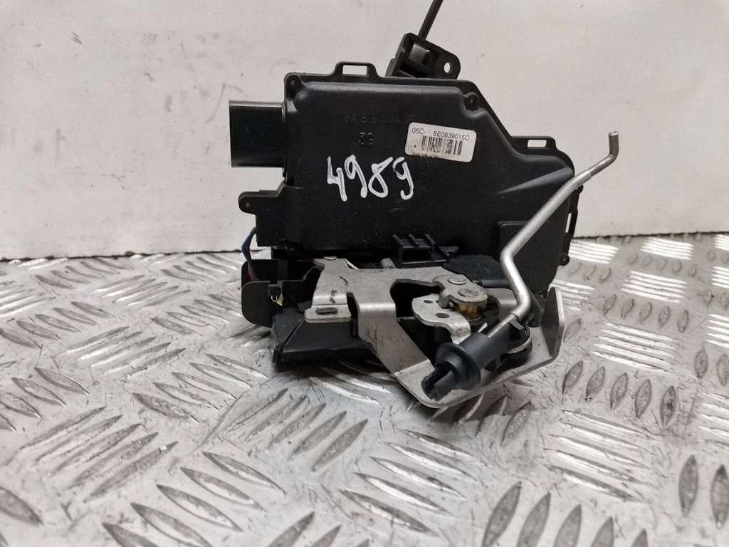 Rear door lock 8E0839015C