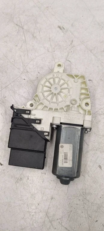 Rear door window regulator motor 1K0959704F
