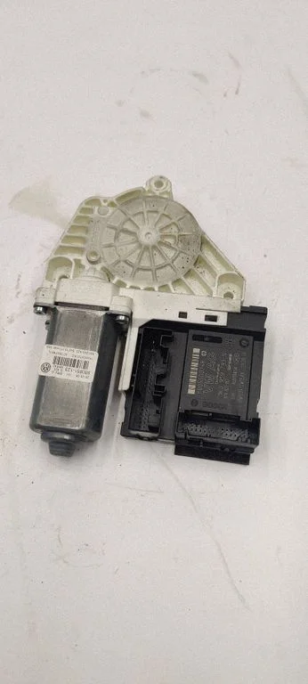 Front door window regulator motor – Volkswagen Passat CC (2008-2016)