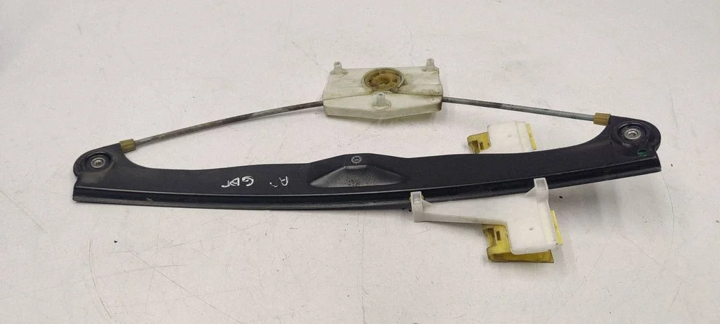 Rear window lifting mechanism without motor – rear right