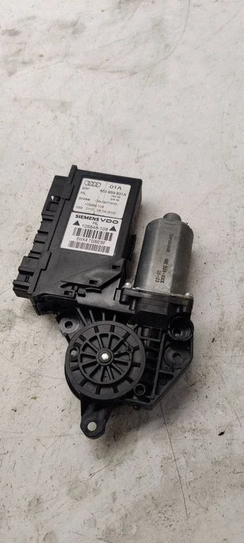 Rear door window regulator motor 8E0959801A