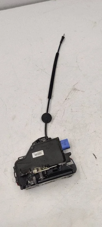Rear door lock 7L0839016