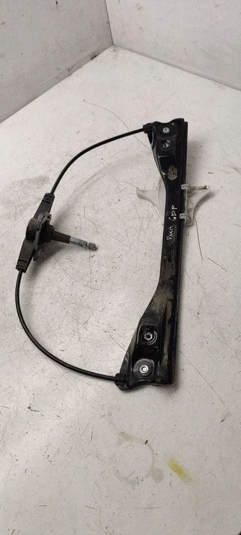 Rear window lifting mechanism without motor – rear right