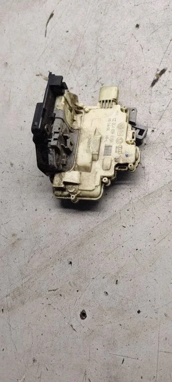 Rear door lock 3c4839015A