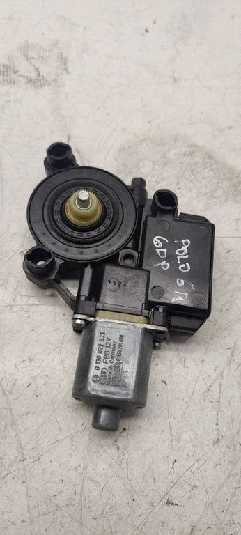 Aizmugurējā loga pacēlāja motoriņš 6r0959812F