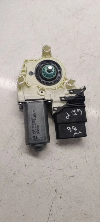 Rear door window regulator motor 3c9959704