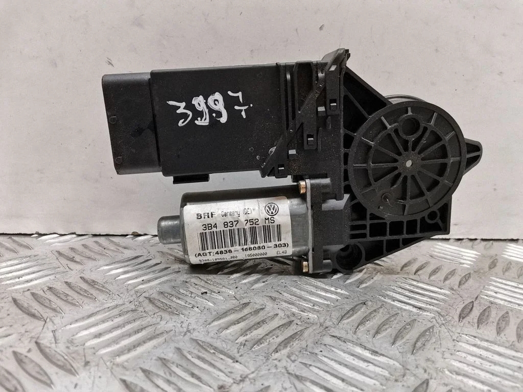 Front door window regulator motor 3B4837752MS