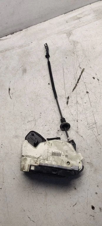 Rear door lock 5k4839016R