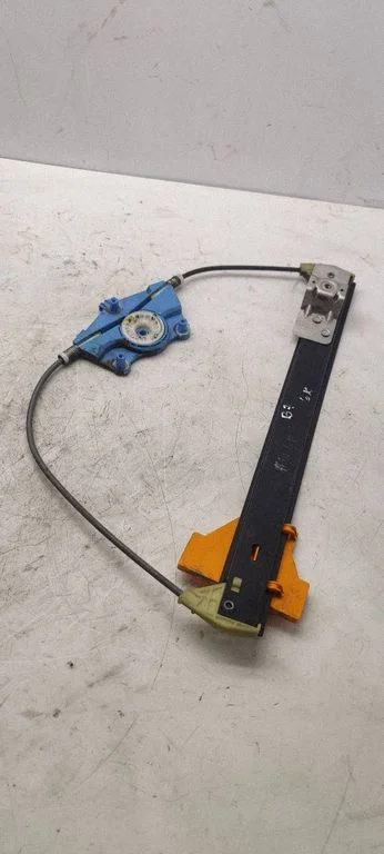 Rear window lifting mechanism without motor – rear right