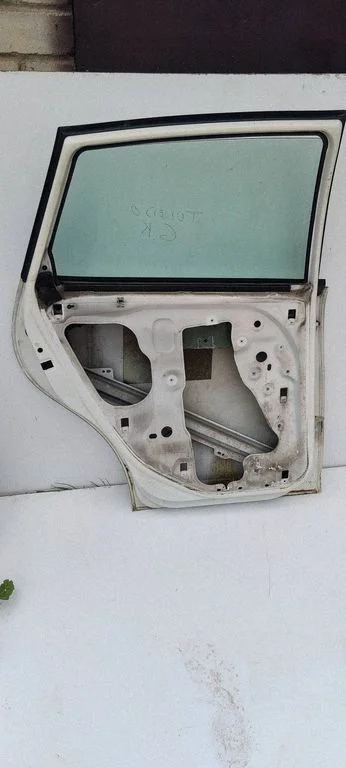 Rear door 5p0833311