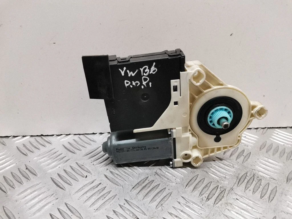 Front door window regulator motor – Volkswagen Passat B6 (2005-2010)