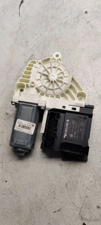 Front door window regulator motor 1K0959702P