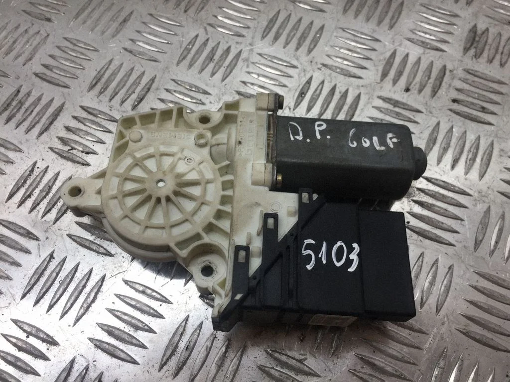 Aizmugurējā loga pacēlāja motoriņš 1J4959812C
