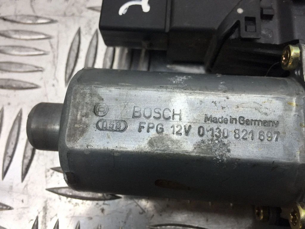 Rear door window regulator motor – Volkswagen Passat B5.5 (2001-2005)