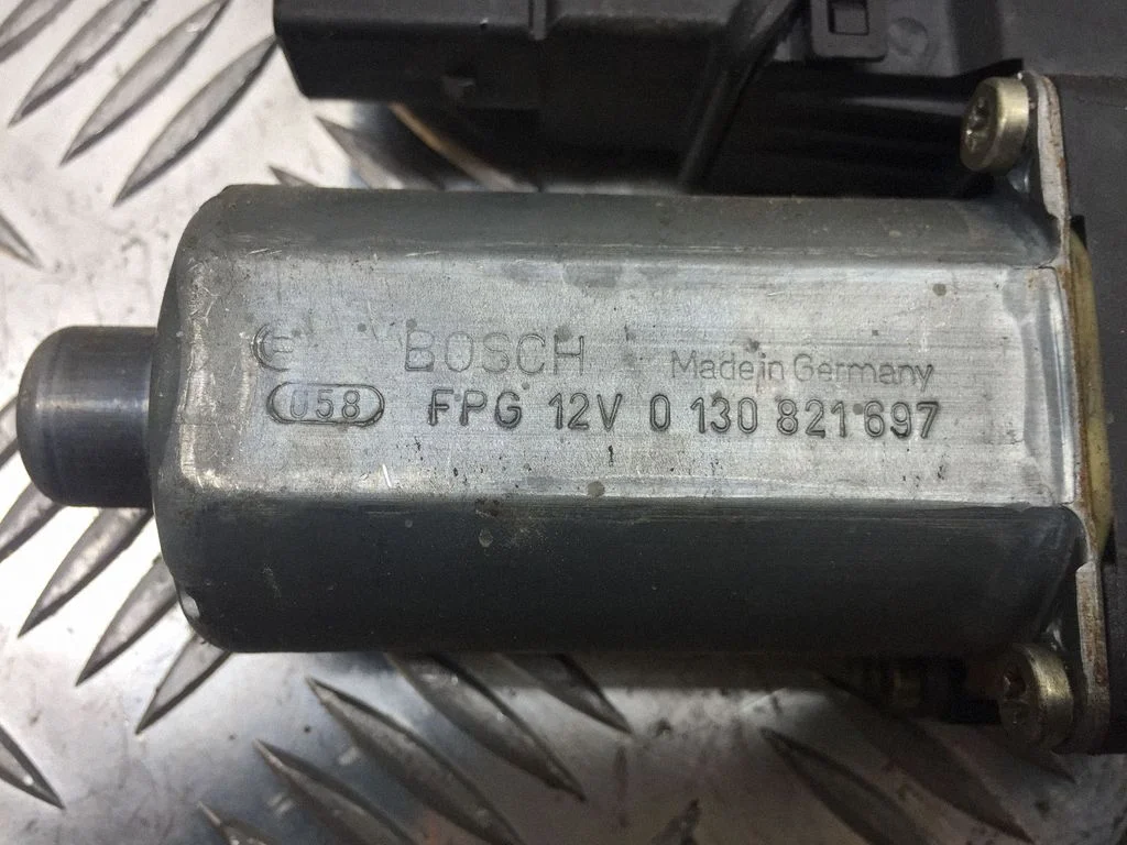 Rear door window regulator motor – Volkswagen Passat B5.5 (2001-2005)