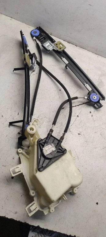 Front door window regulator motor 5p0837102h