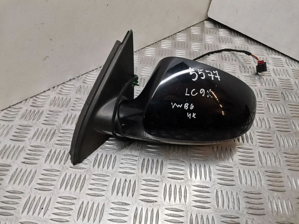 Esiukse elektriline välispeegel 3C0857933
