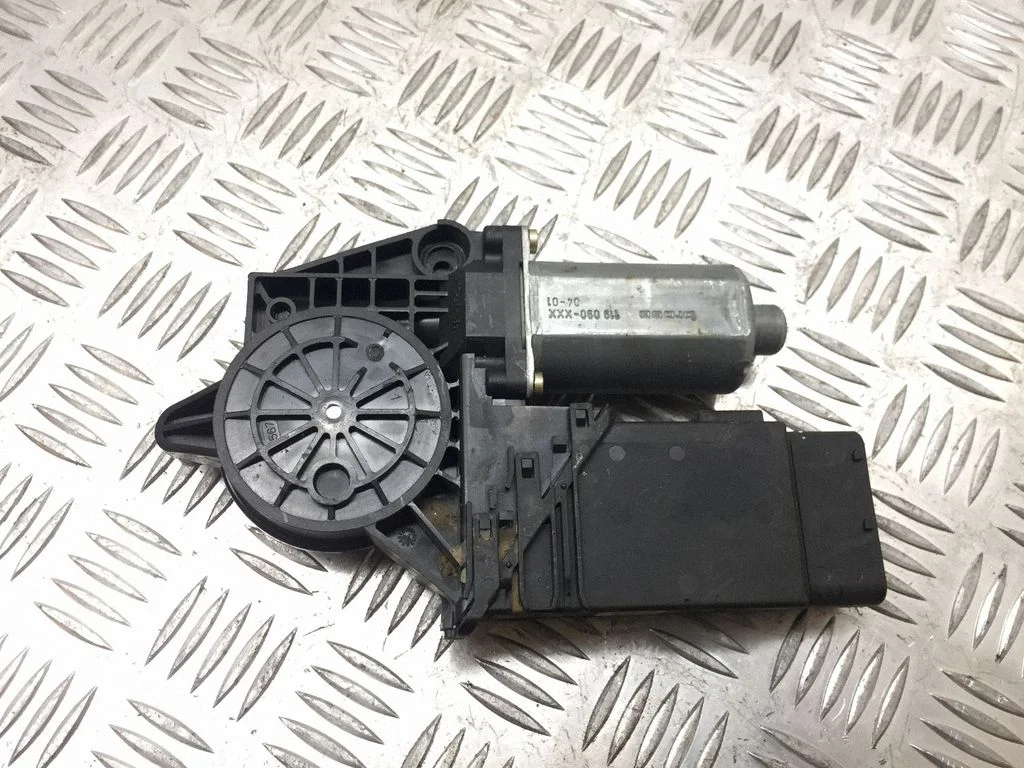 Front door window regulator motor – Volkswagen Passat B5.5 (2001-2005)