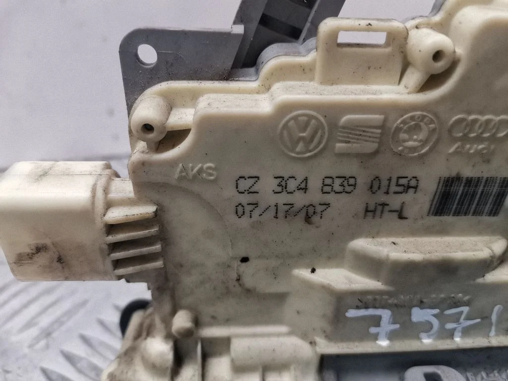 Zamek drzwi tylnych 3C4839015A