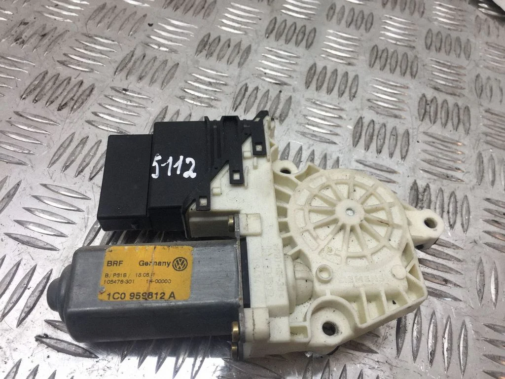 Aizmugurējā loga pacēlāja motoriņš 1C0959812A