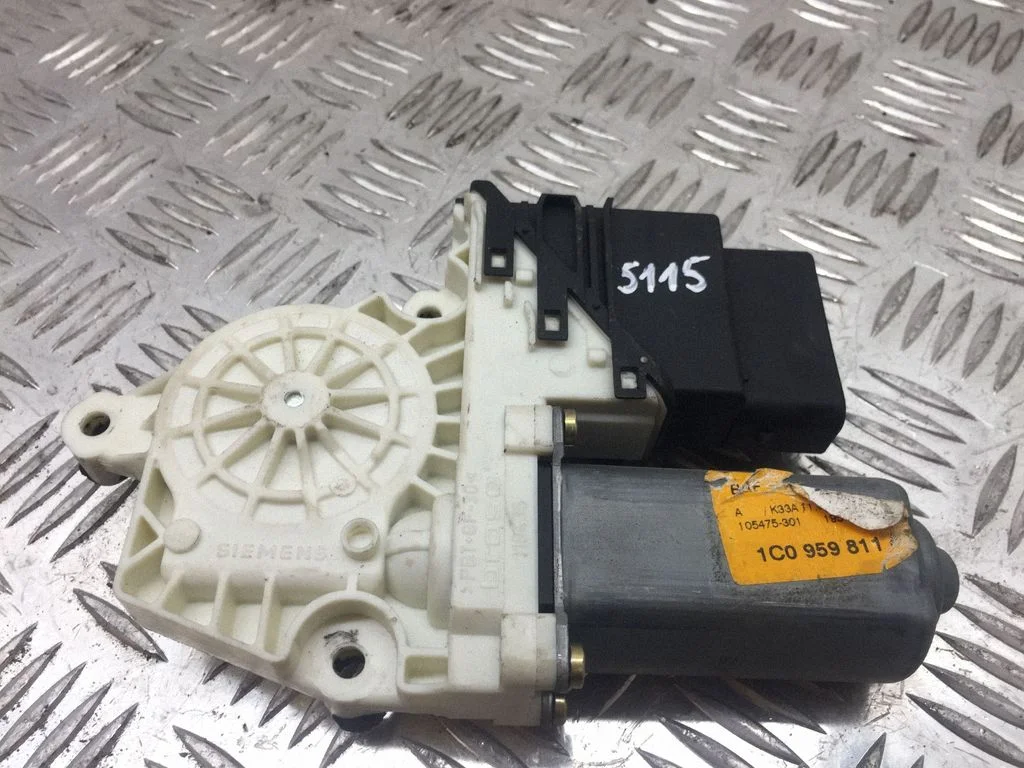 Aizmugurējā loga pacēlāja motoriņš 1C0959811A