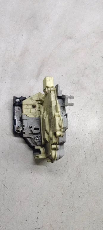 Front door lock 3c1837015A