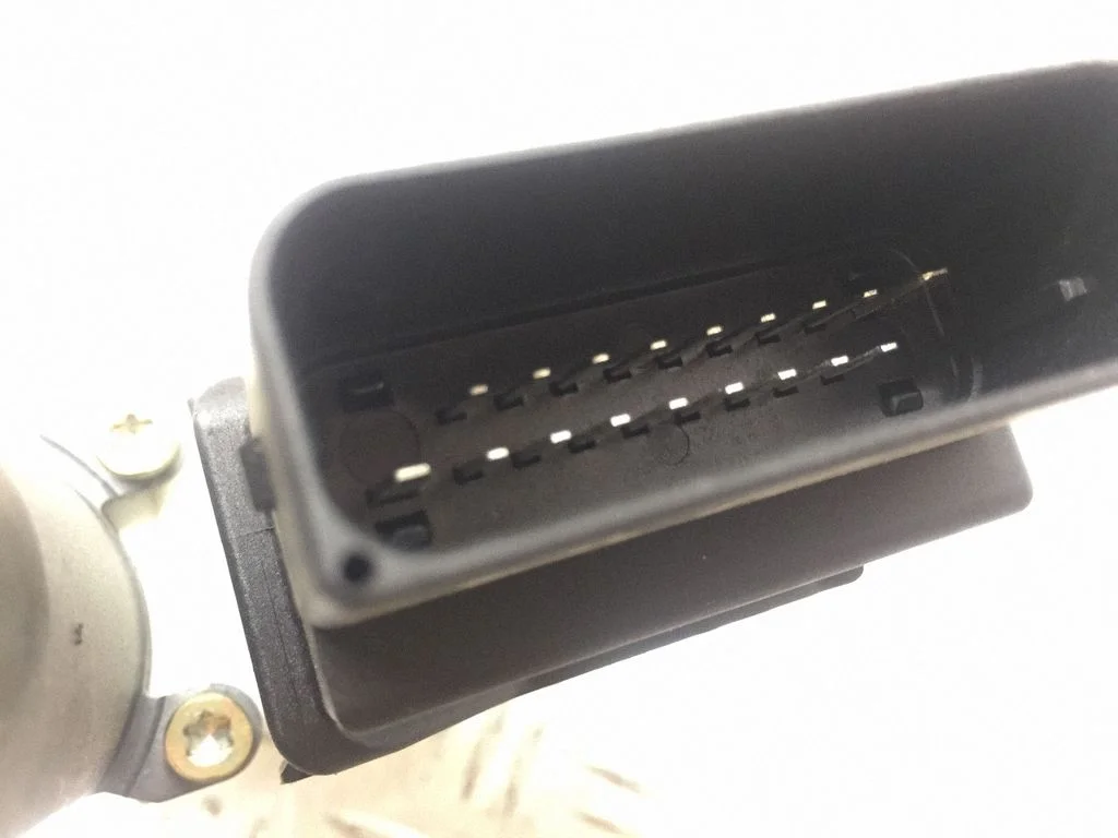 Aizmugurējā loga pacēlāja motoriņš 1C0959812A