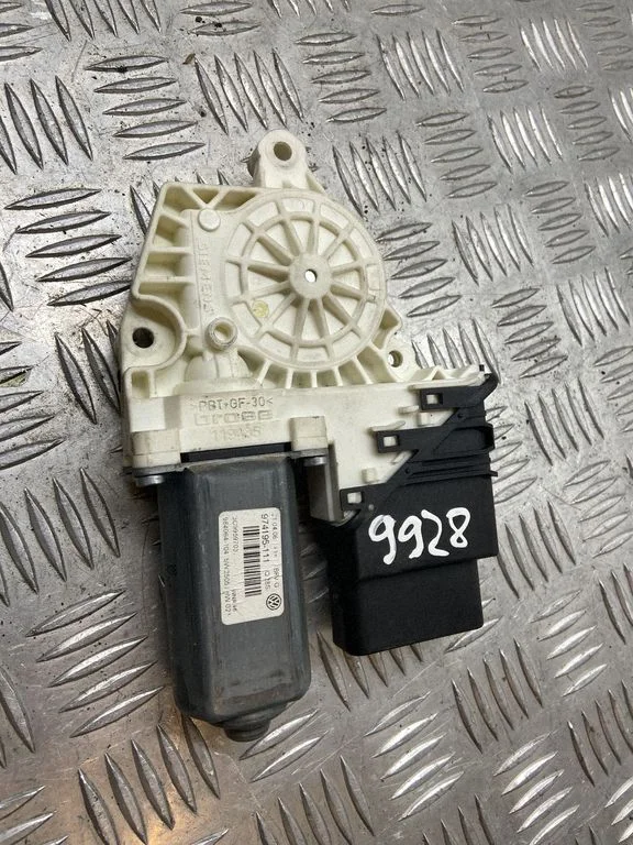 Rear door window regulator motor – Volkswagen Passat B6 (2005-2010)