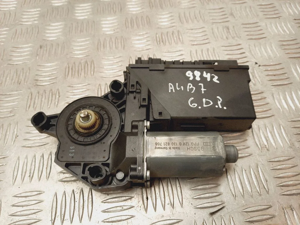 Rear door window regulator motor 8E0959802E