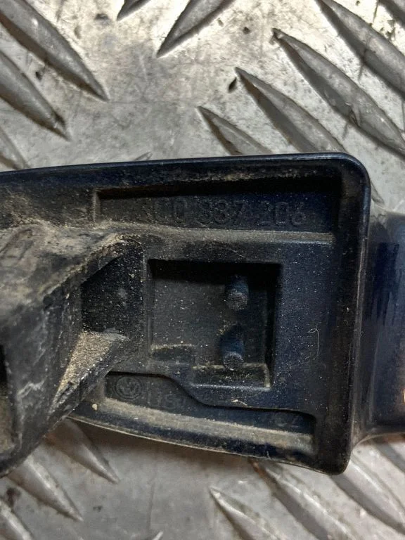 Esiukse välimine käepide – Volkswagen Passat B6 (2005-2010)