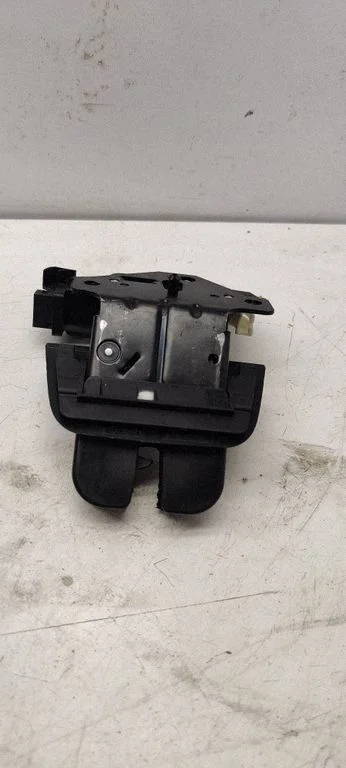 Tailgate/trunk/boot lock/catch/latch 8E9827520A