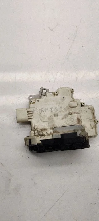 Rear door lock 8e0839015aa