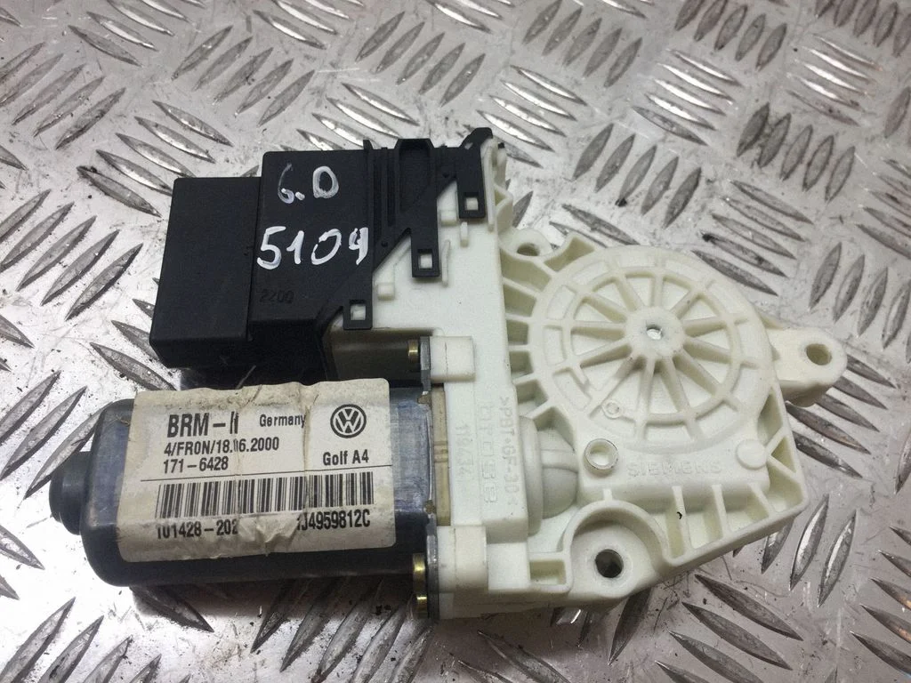 Rear door window regulator motor – Volkswagen Golf IV (1998-2005)