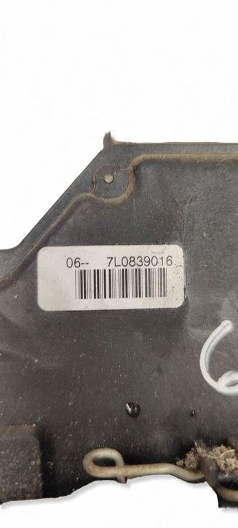 Rear door lock 7L0839016