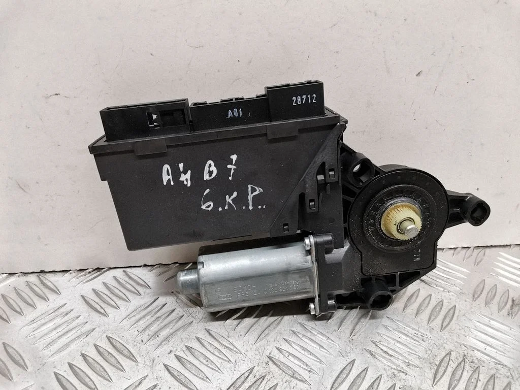 Rear door window regulator motor – Audi A4 S4 B7 8E 8H (2005-2008)