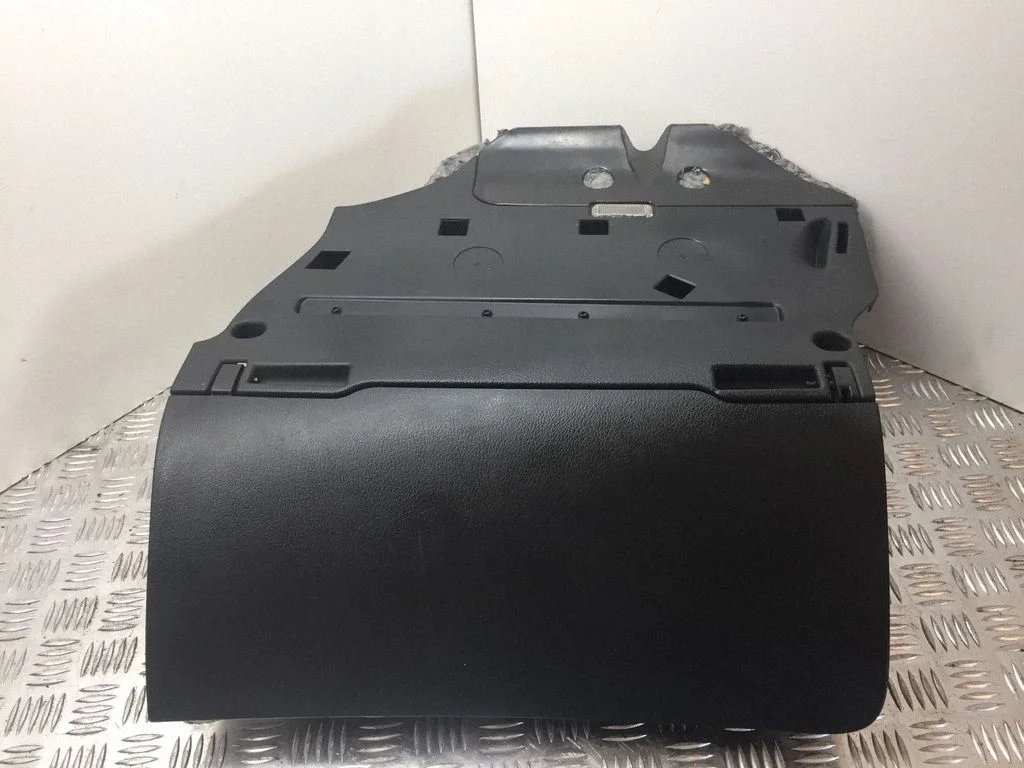 Glove box 4F18570356PS