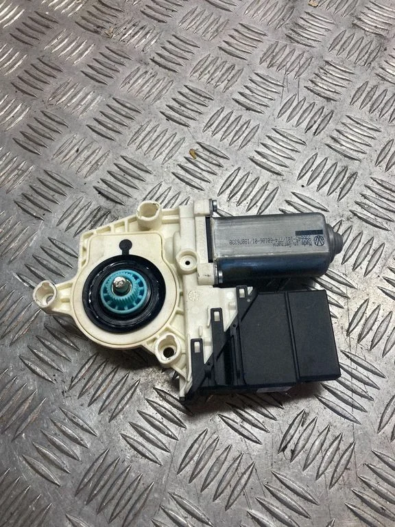 Rear door window regulator motor 1K0959703J