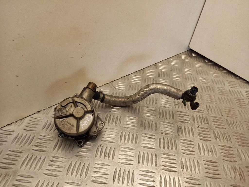 Vacuum pump 059145100B