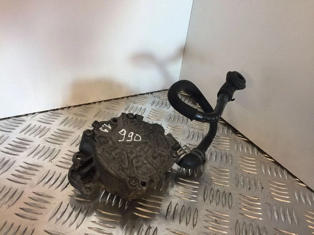 Vacuum pump 03L145100
