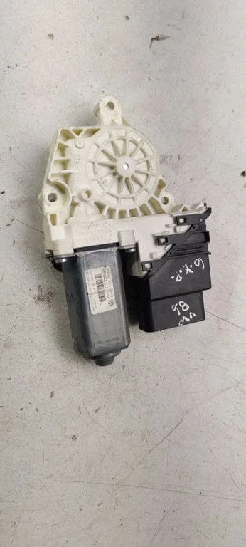 Rear door window regulator motor 1k0959703P