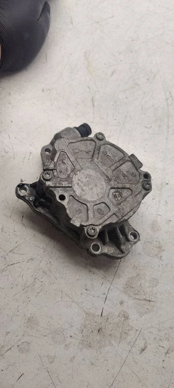 Vaakumpump 03L145100F