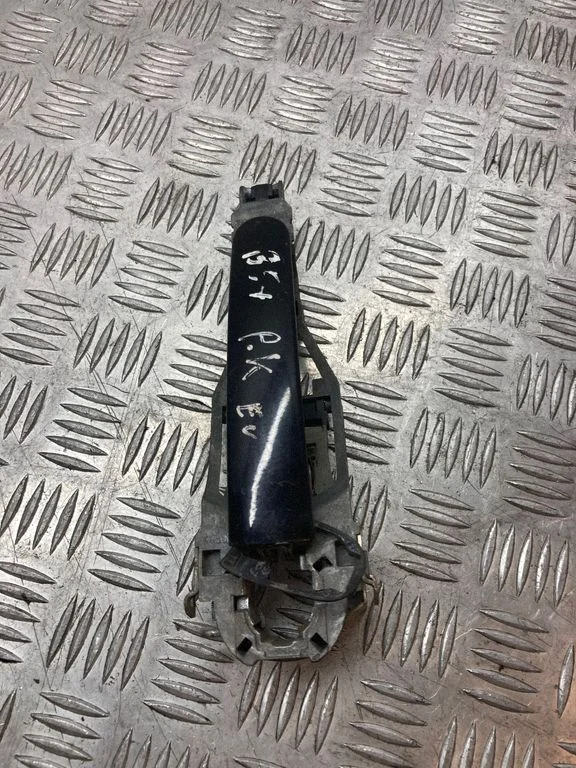 Esiukse välimine käepide – Volkswagen Passat B5.5 (2001-2005)