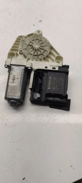 Front door window regulator motor 1k0959701P