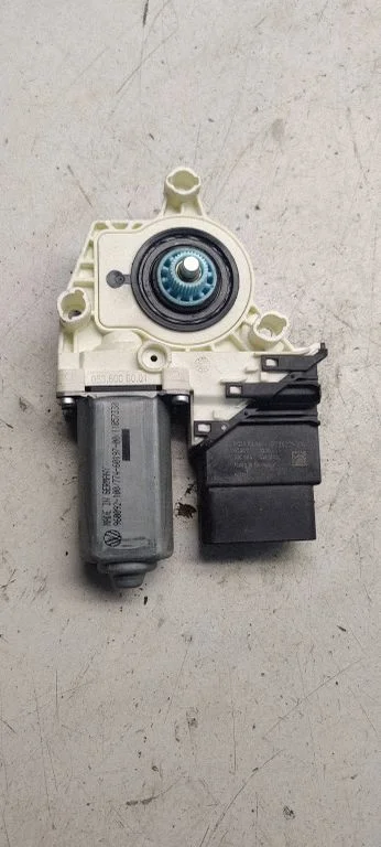 Rear door window regulator motor 1k0959704p