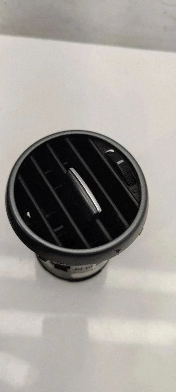 Dashboard side air vent grill/cover trim 5p0819203