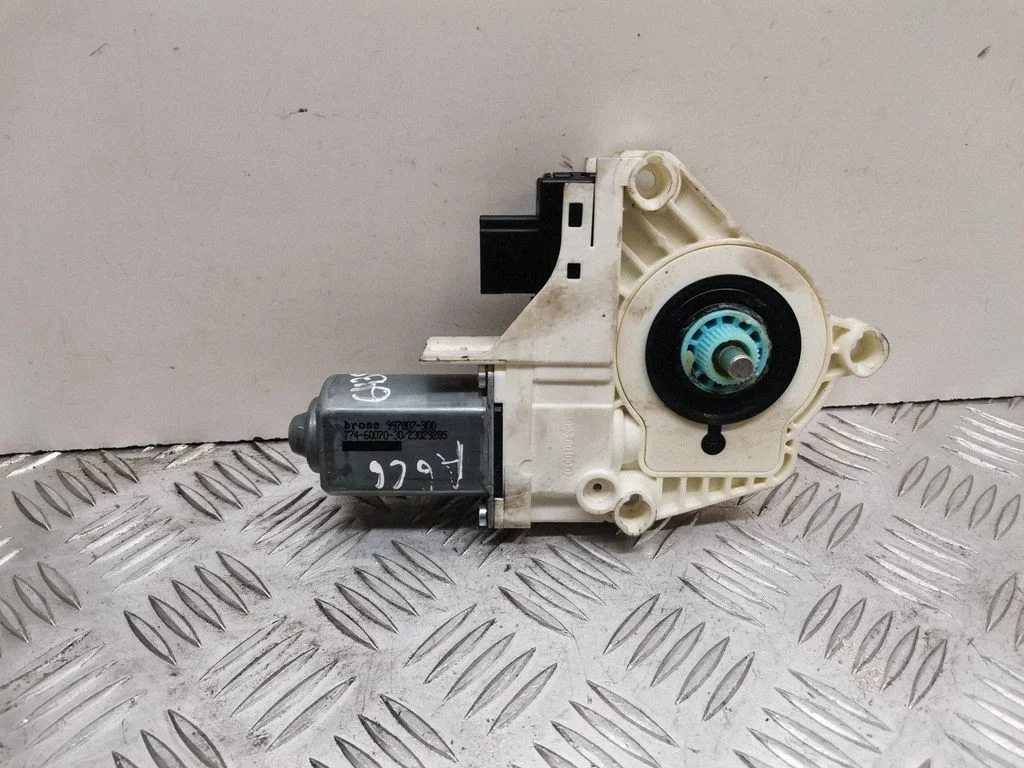 Rear door window regulator motor 4F0959801F
