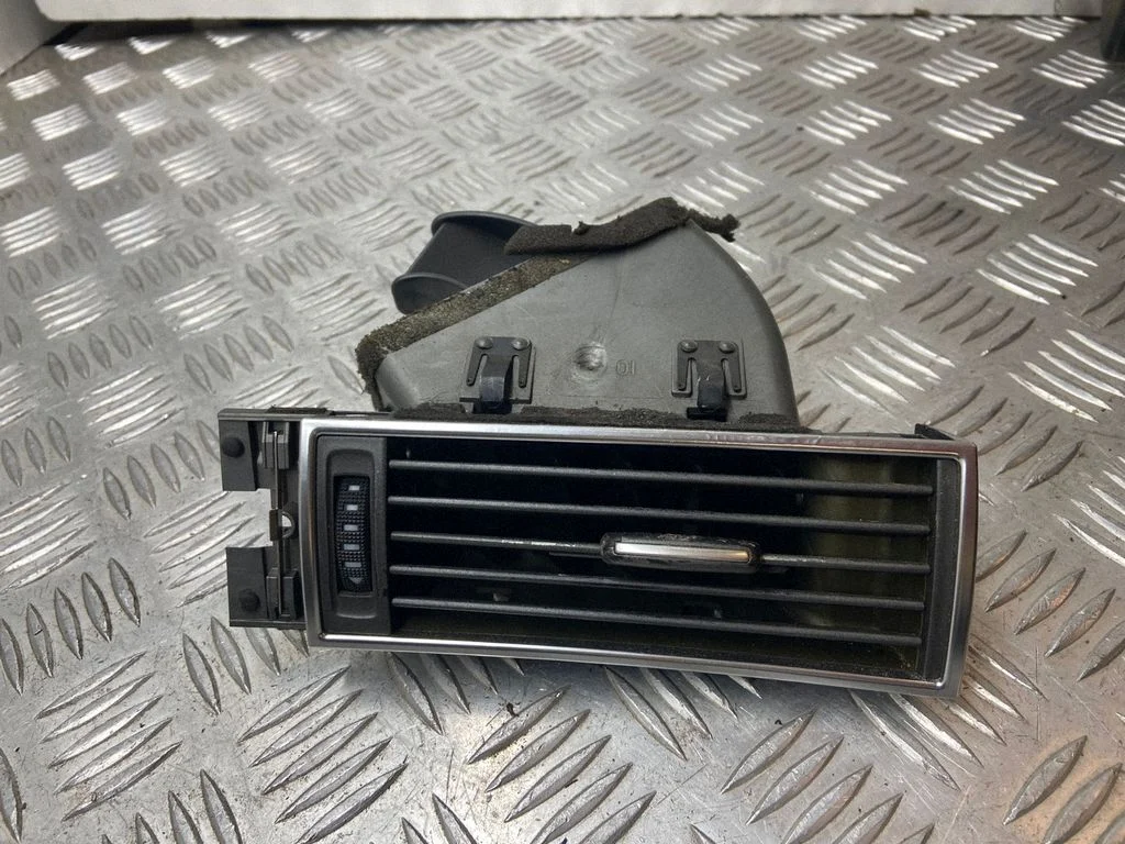 Dashboard side air vent grill/cover trim 4F1820902A