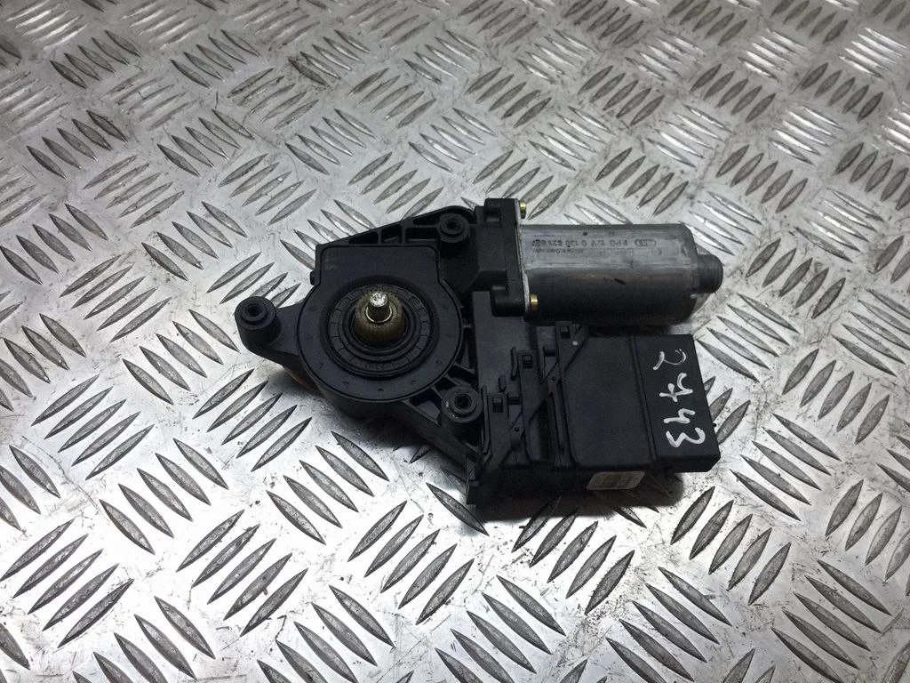 Rear door window regulator motor – Volkswagen Passat B5.5 (2001-2005)
